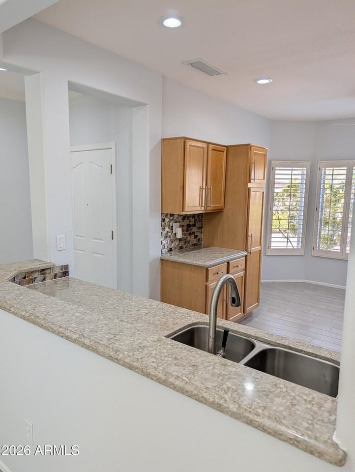16225 W Tapatio Dr - Photo 4 of 33
