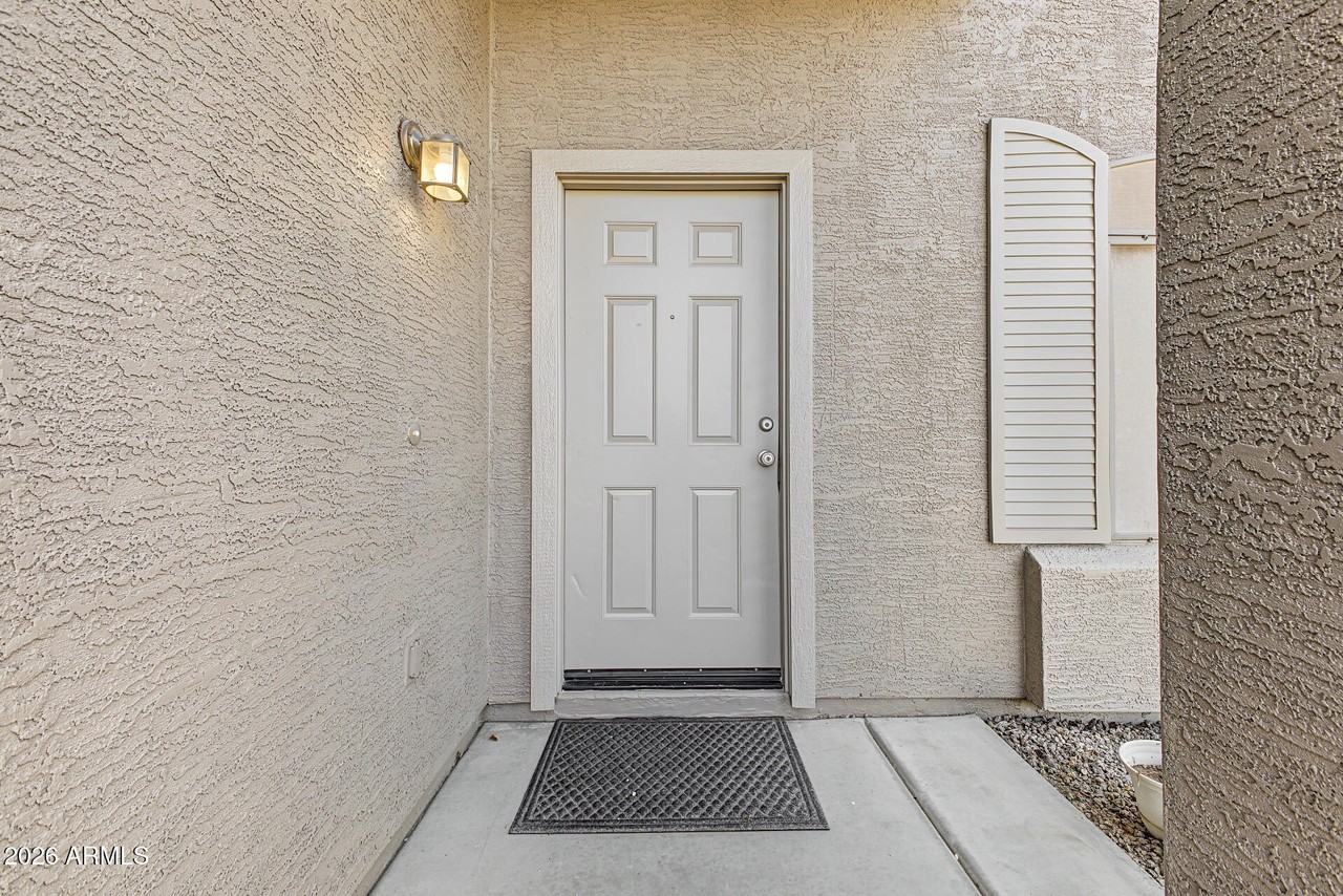 16045 W Sierra St - Photo 4 of 29