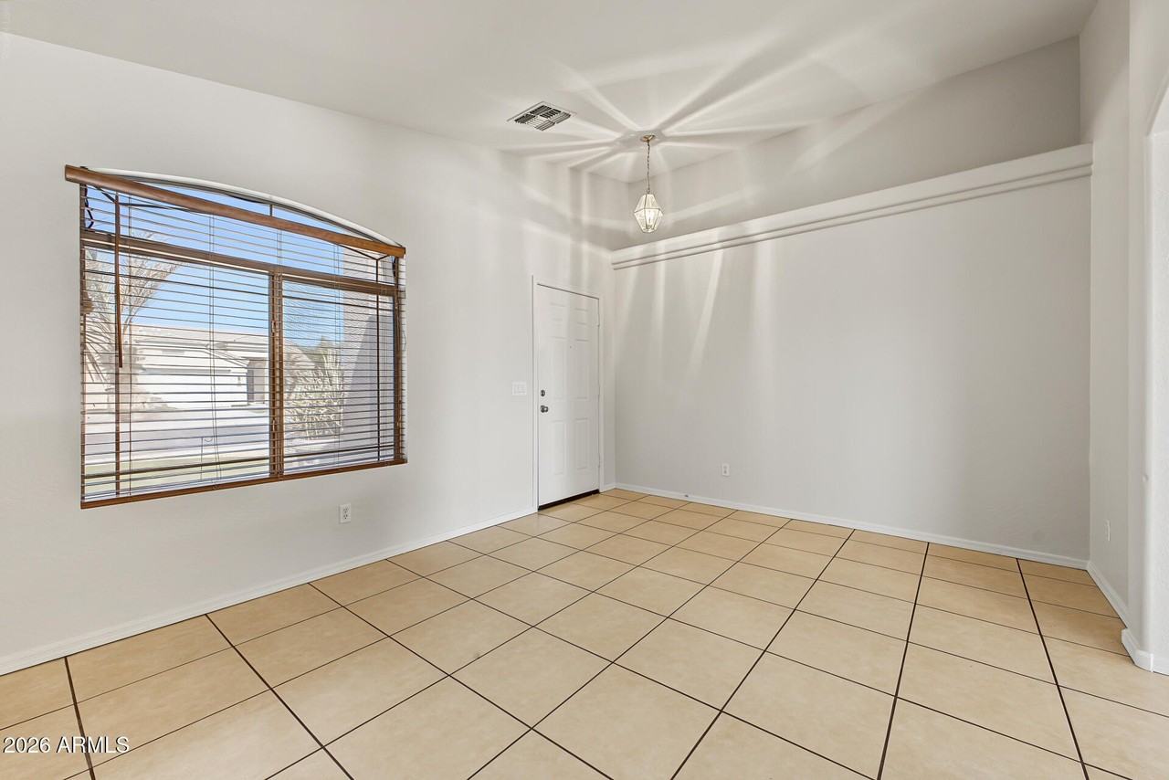 16045 W Sierra St - Photo 6 of 29