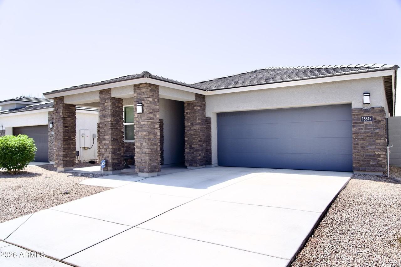 15545 W Smoketree Dr - Photo 3 of 32