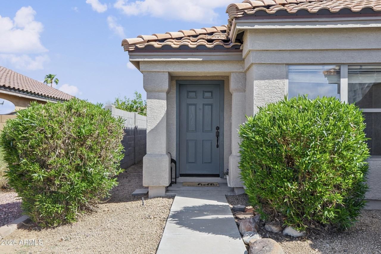 10538 W Foothill Dr - Photo 2 of 16