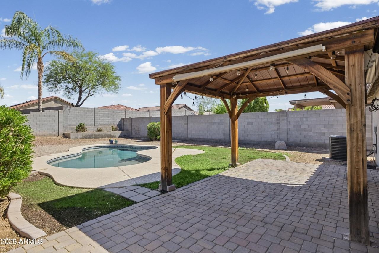 10538 W Foothill Dr - Photo 3 of 16