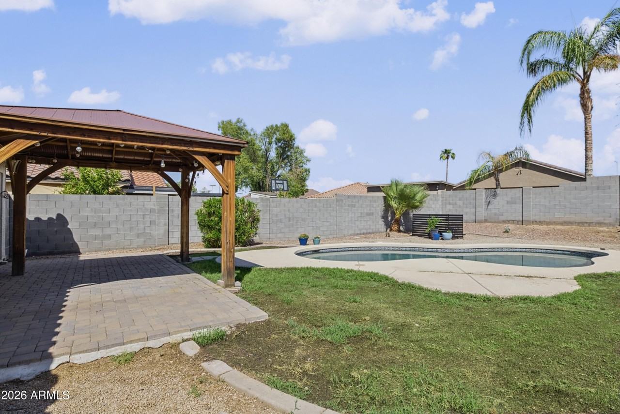 10538 W Foothill Dr - Photo 4 of 16