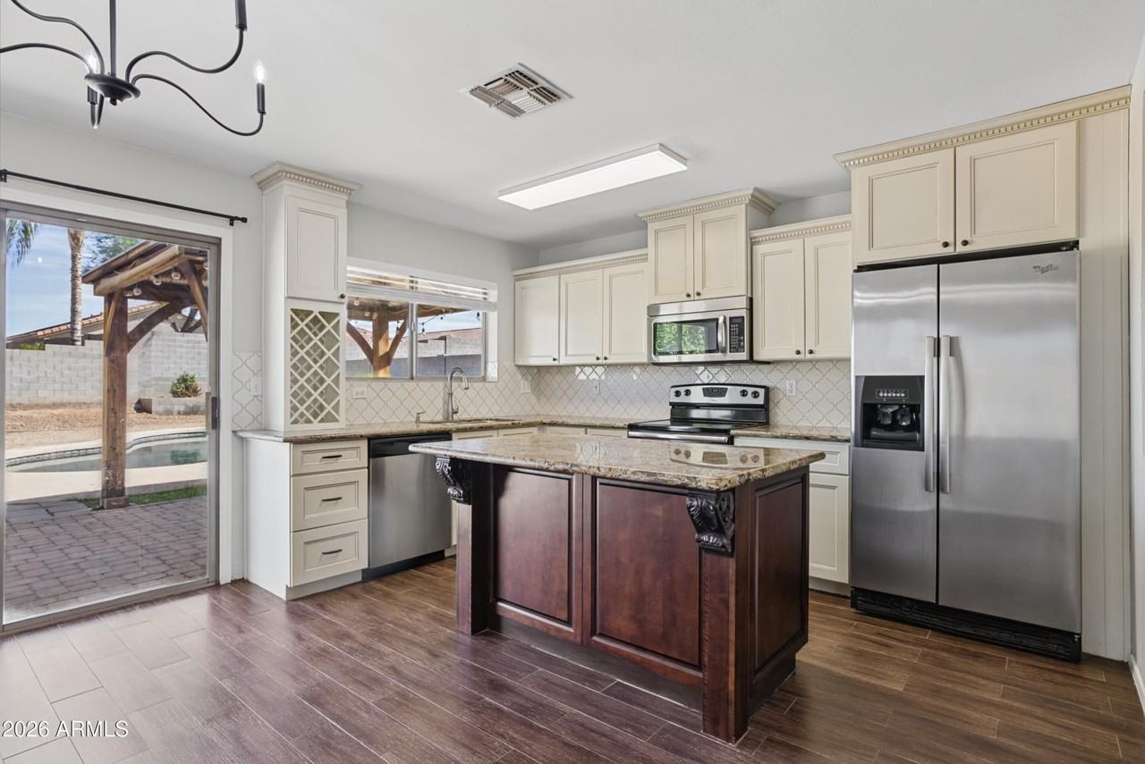 10538 W Foothill Dr - Photo 6 of 16