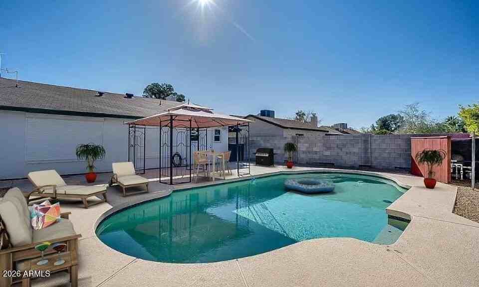 15638 N 54th St - Photo 2 of 27