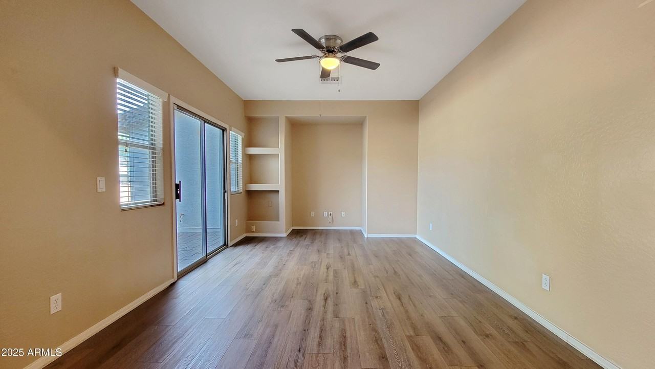 2515 N 148th Dr - Photo 3 of 31