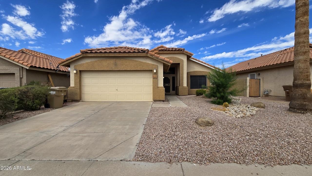 11224 W Alice Ave - Photo 3 of 24