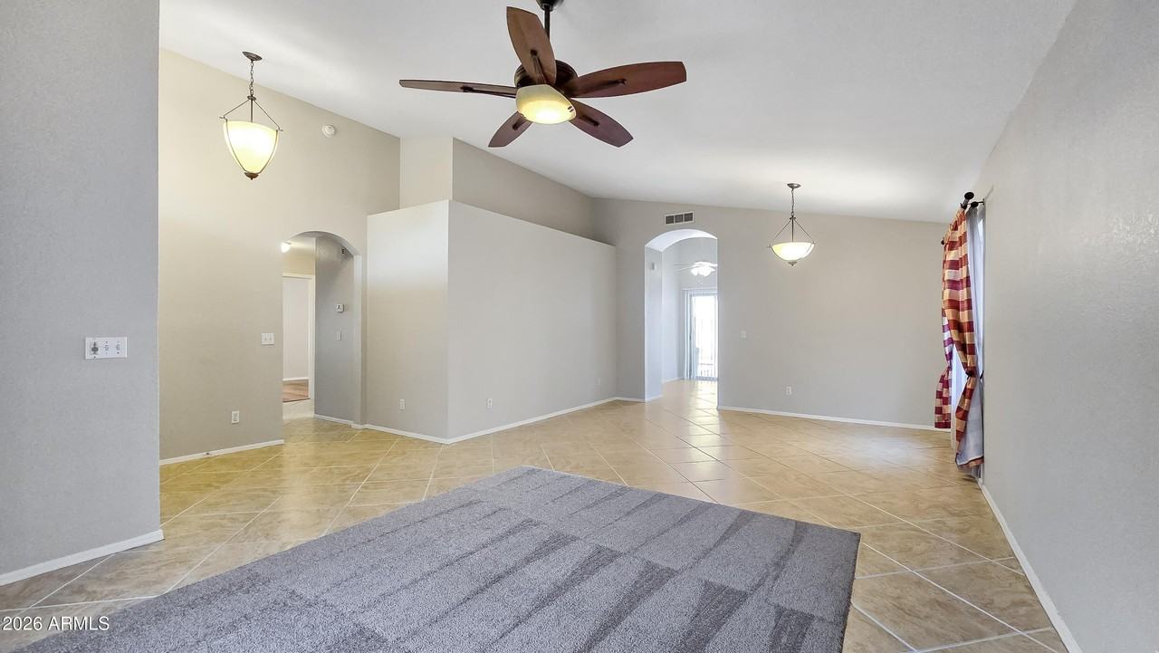 11224 W Alice Ave - Photo 5 of 24