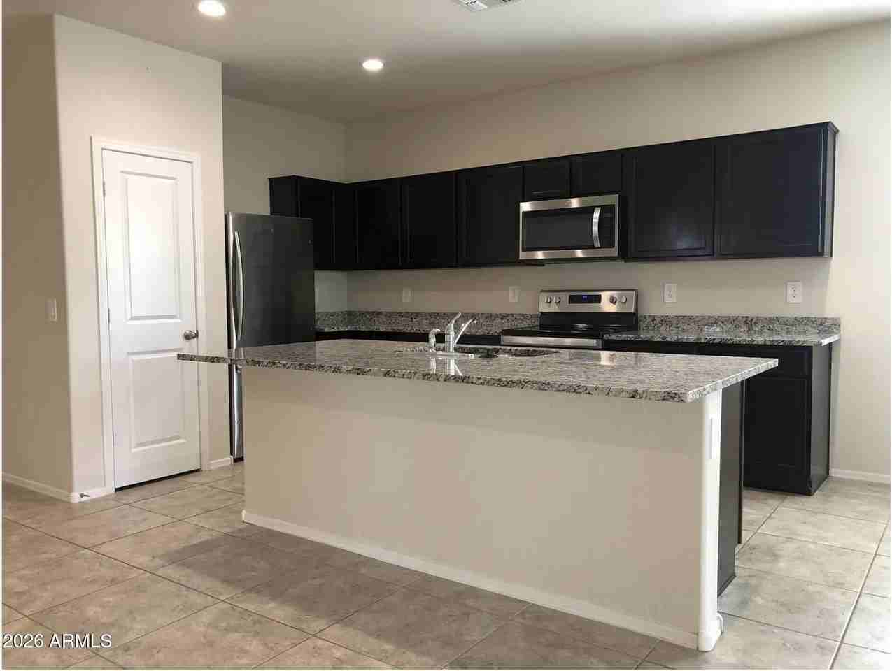 1913 W Pima Ave - Photo 4 of 10