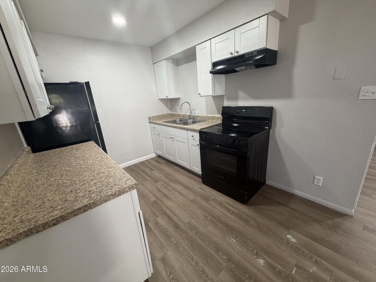 2034 W Cactus Rd #B - Photo 2 of 5