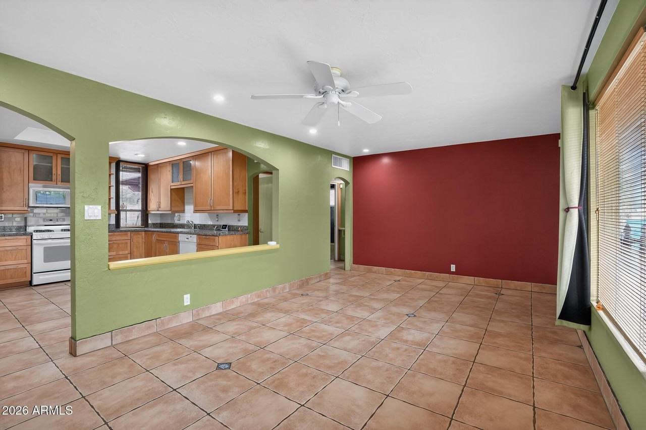 315 W Glenrosa Ave - Photo 2 of 21