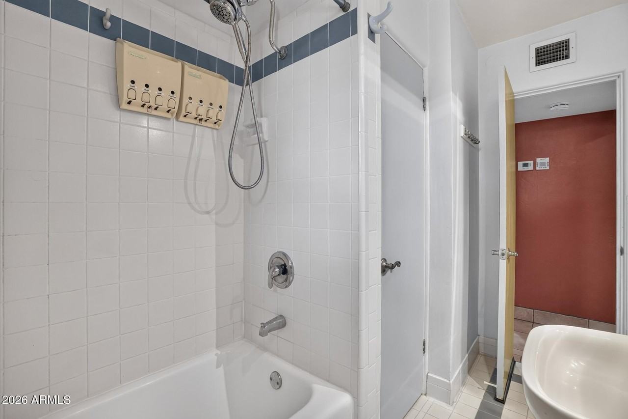 315 W Glenrosa Ave - Photo 3 of 21