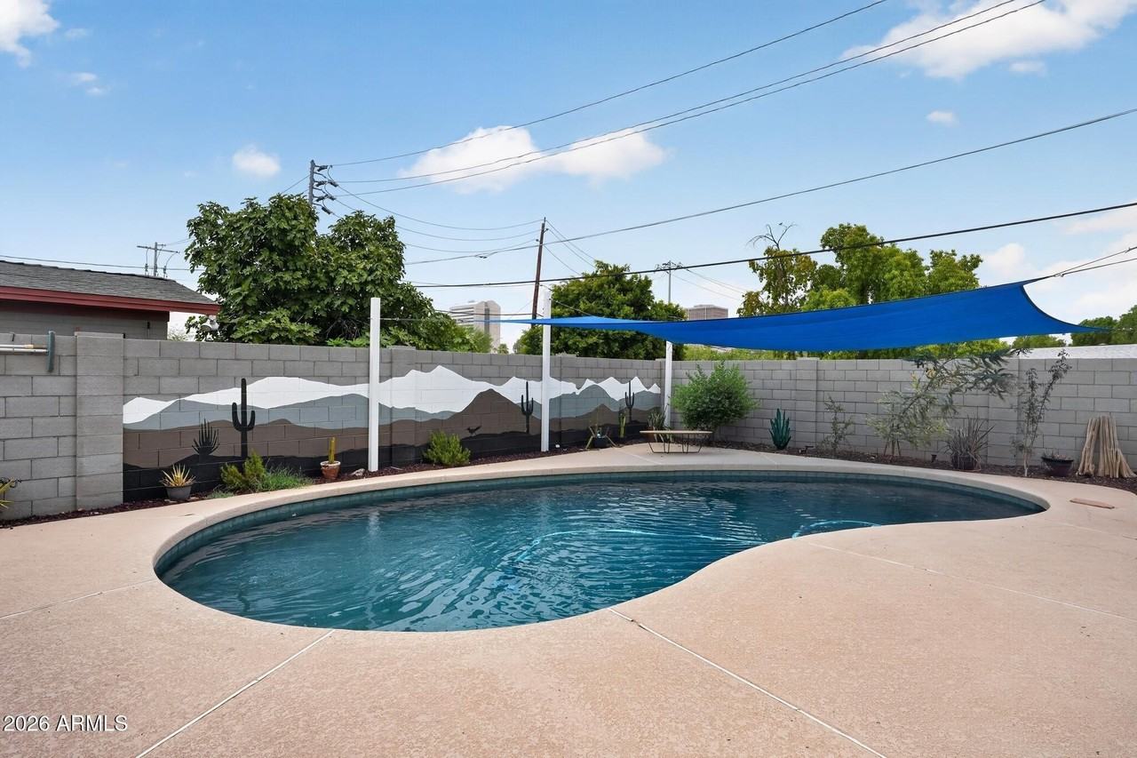 315 W Glenrosa Ave - Photo 4 of 21