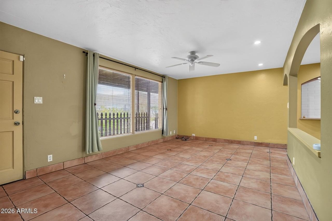 315 W Glenrosa Ave - Photo 7 of 21