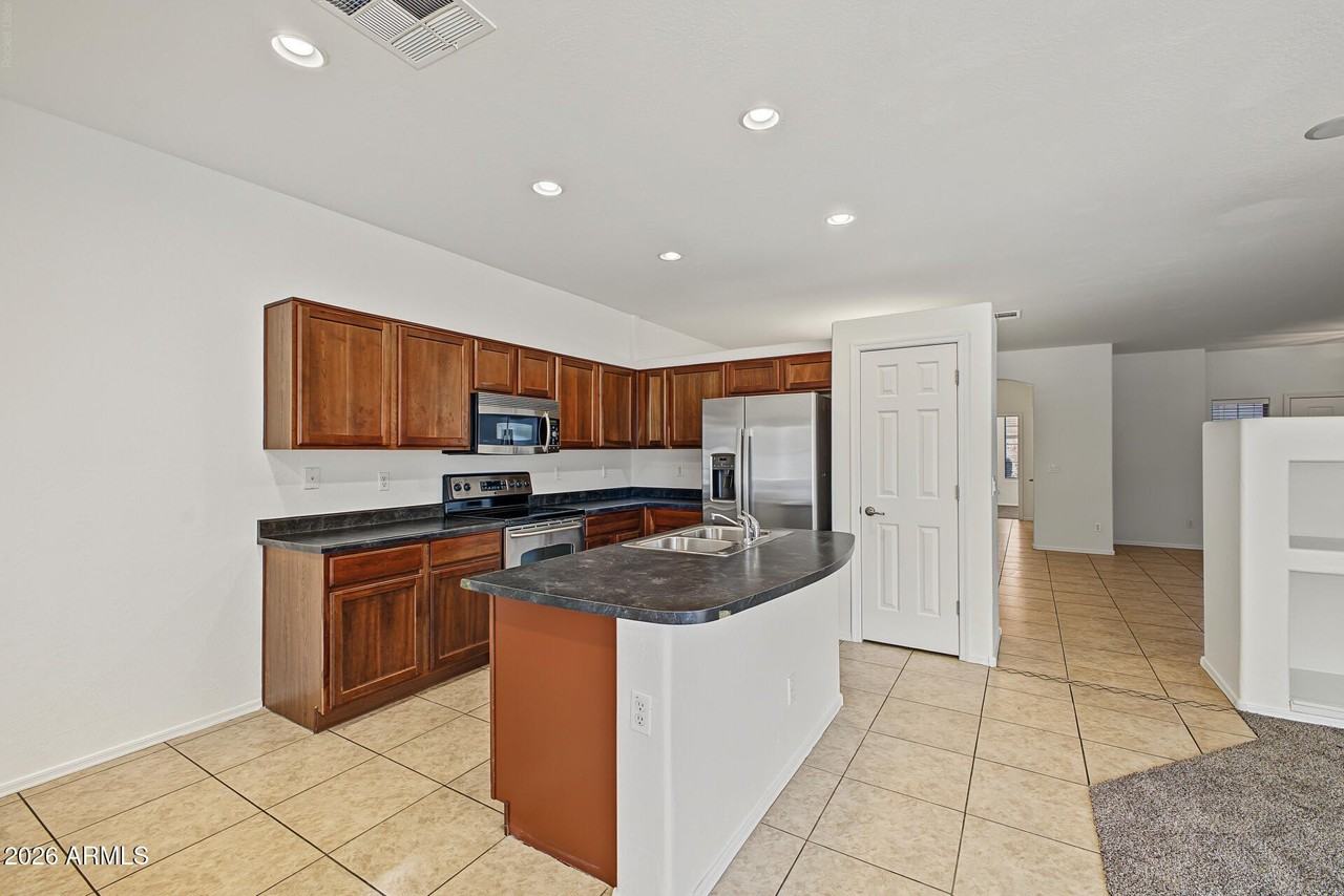 1769 N St Francis Pl - Photo 3 of 37