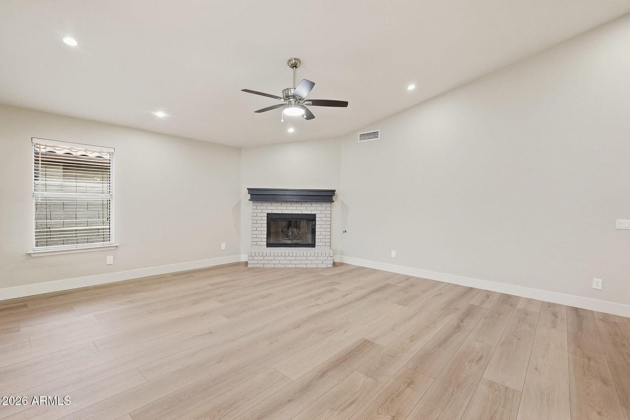 9941 W Tonopah Dr - Photo 7 of 50