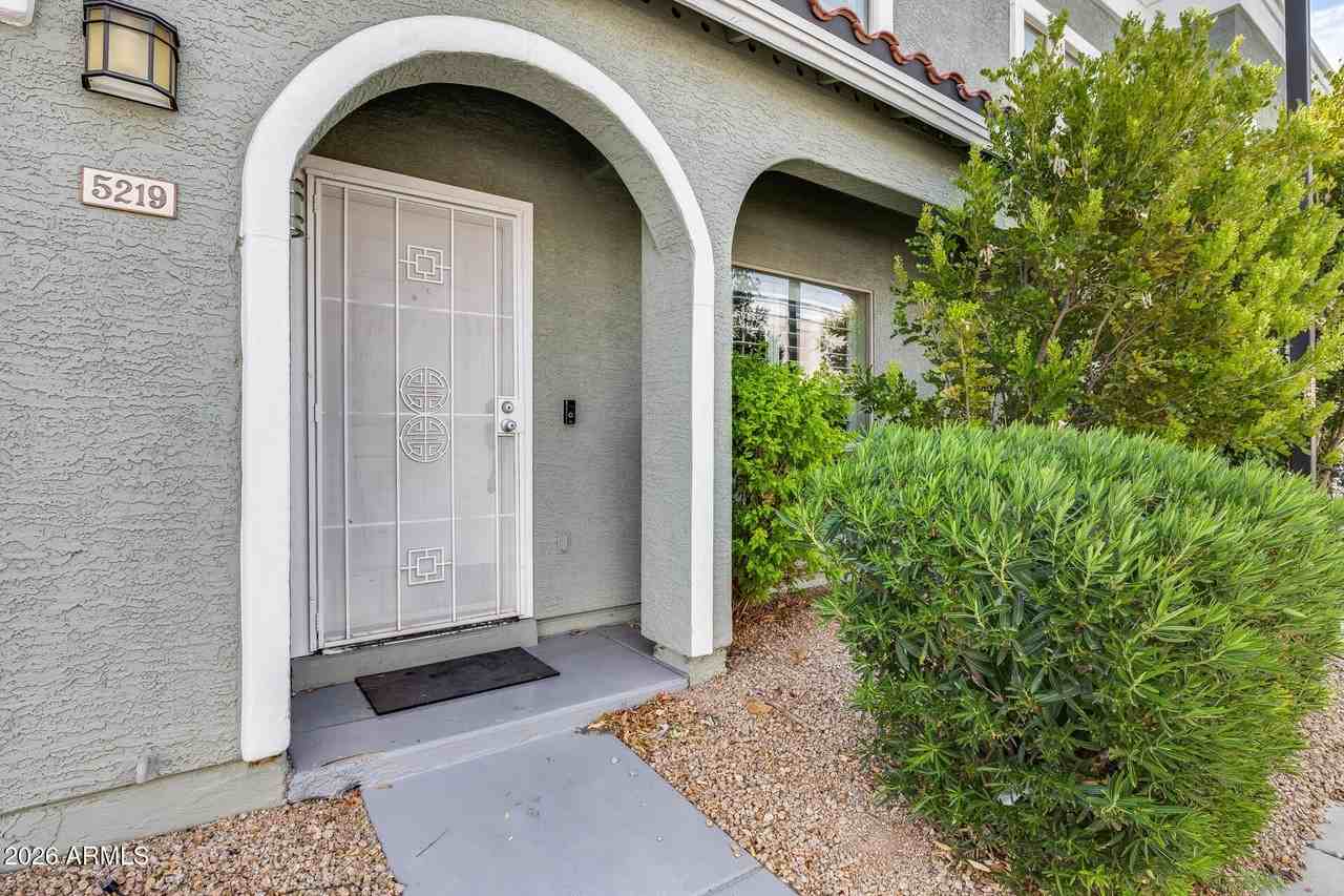 5219 N 16th Ln - Photo 4 of 49
