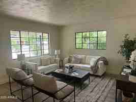 featured image of 1324 E Hall St