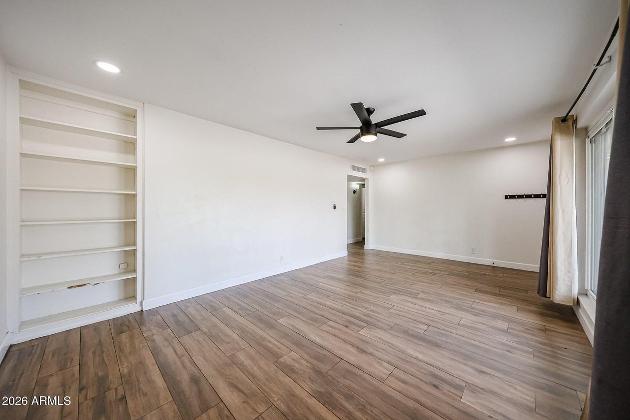 3813 W Meadowbrook Ave - Photo 4 of 26