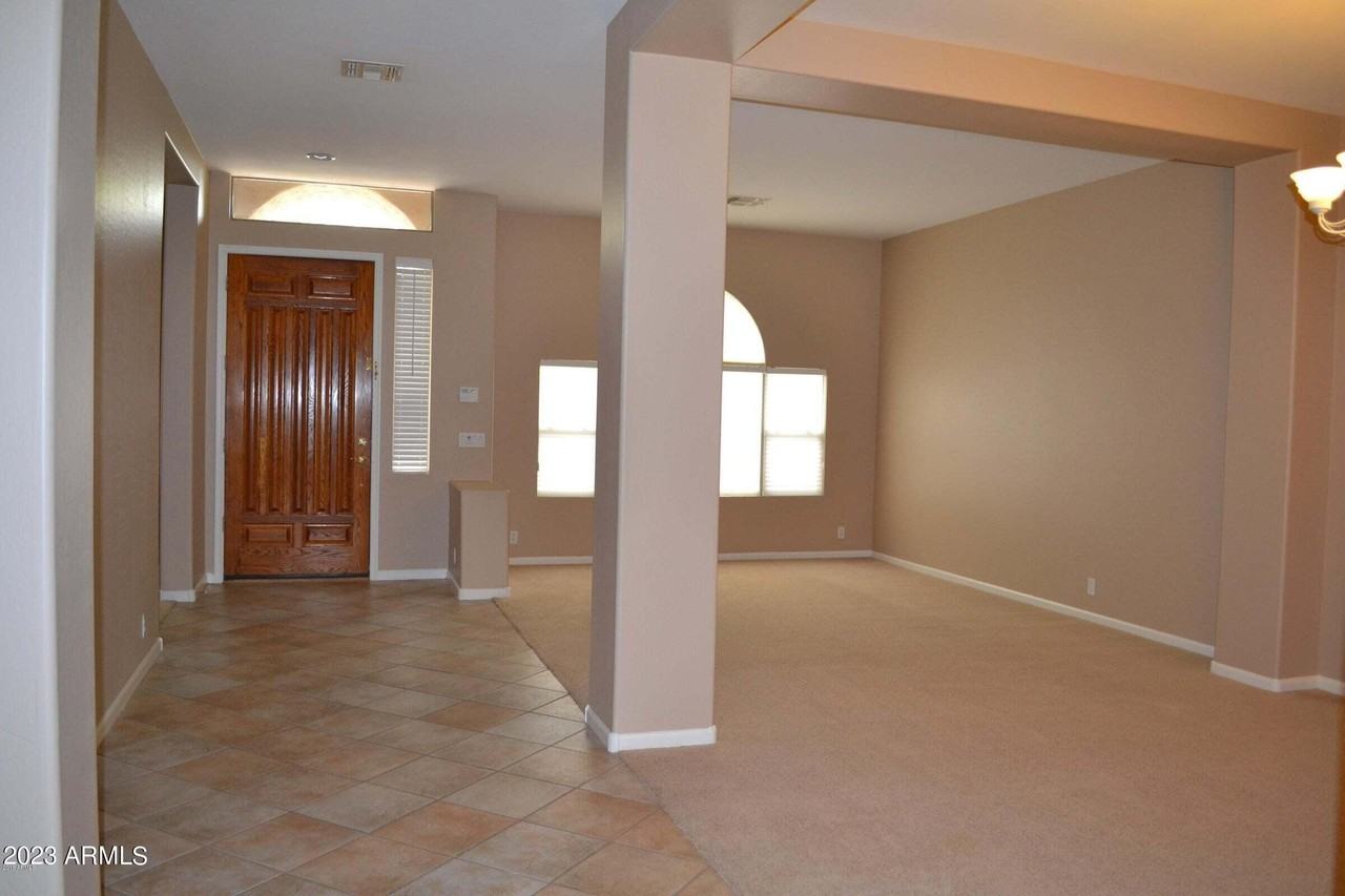 16432 S 16th Ave - Photo 2 of 16