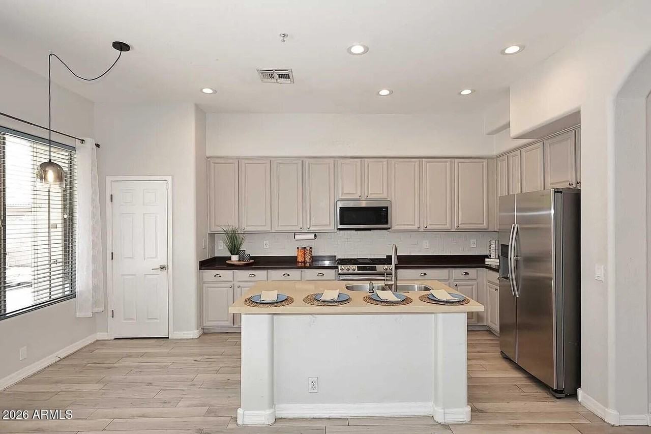 7631 E Los Gatos Dr - Photo 3 of 18