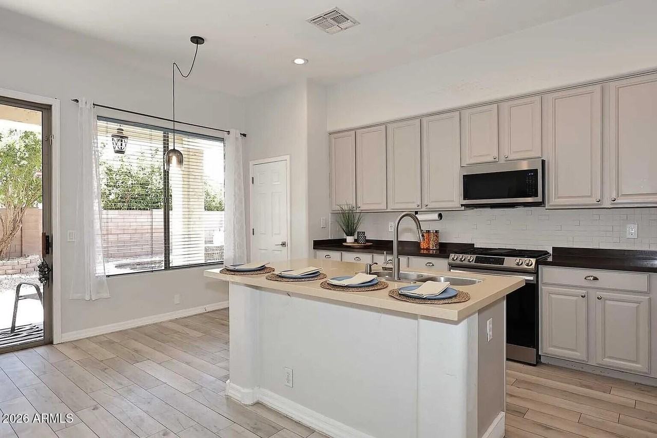 7631 E Los Gatos Dr - Photo 4 of 18