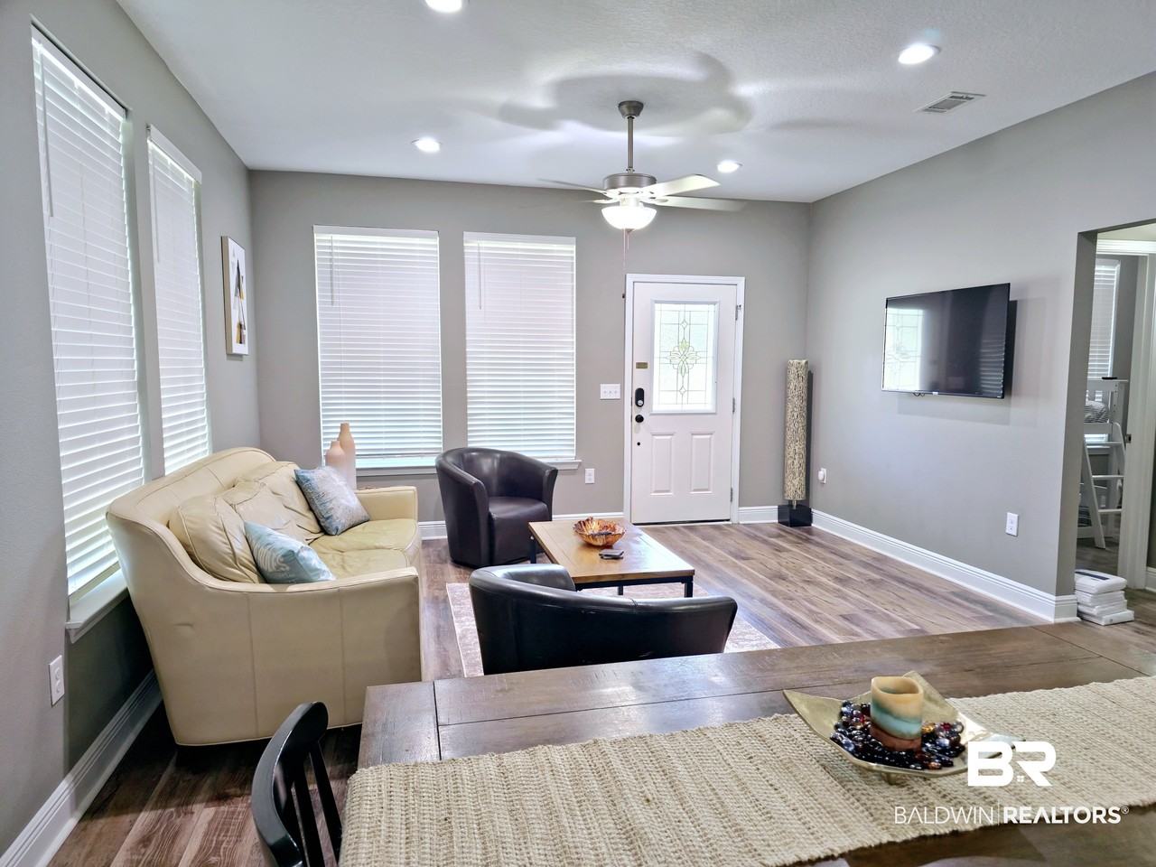 5219 Yellow Bluff Rd - Photo 4 of 17