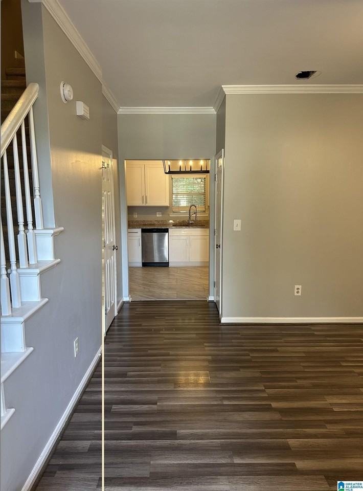 407 Cambrian Ridge Dr - Photo 2 of 9