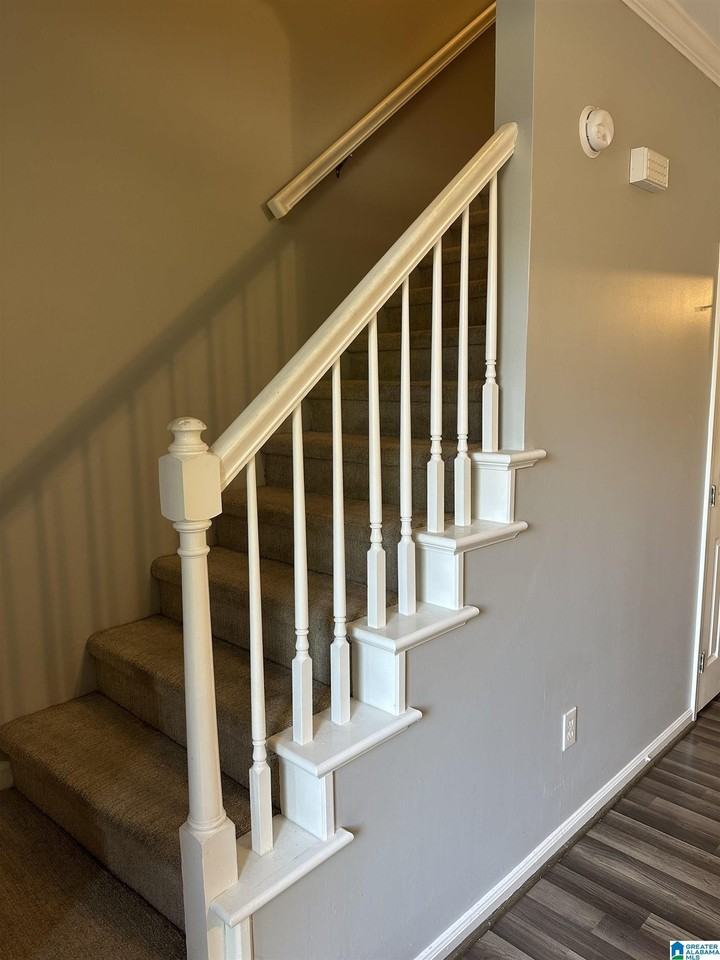 407 Cambrian Ridge Dr - Photo 6 of 9