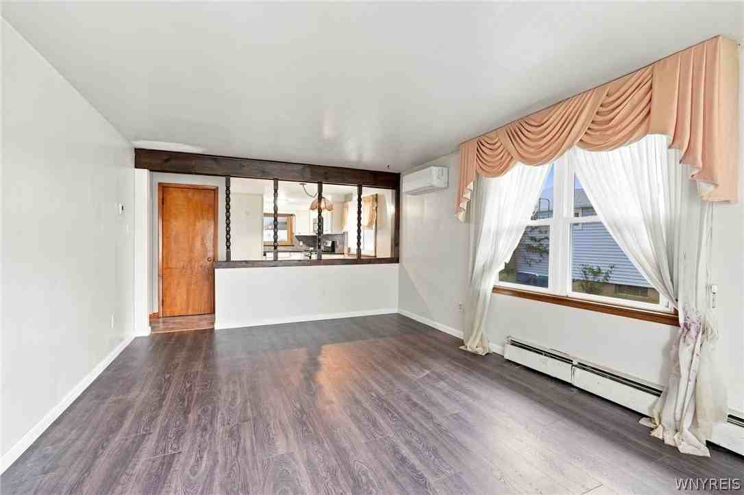 53 Hartford Rd - Photo 5 of 38