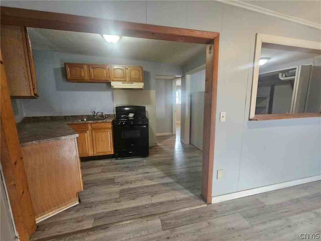 671 S Main St - Photo 5 of 13