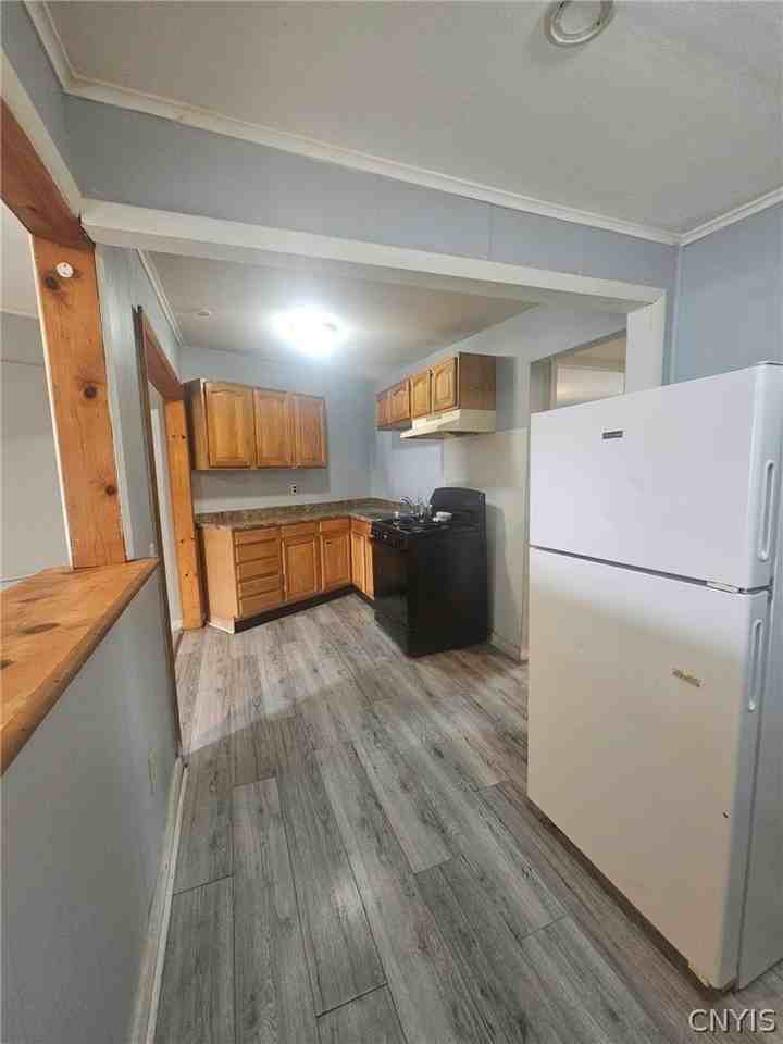 671 S Main St - Photo 6 of 13
