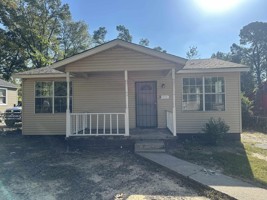featured image of 3711 Holt St