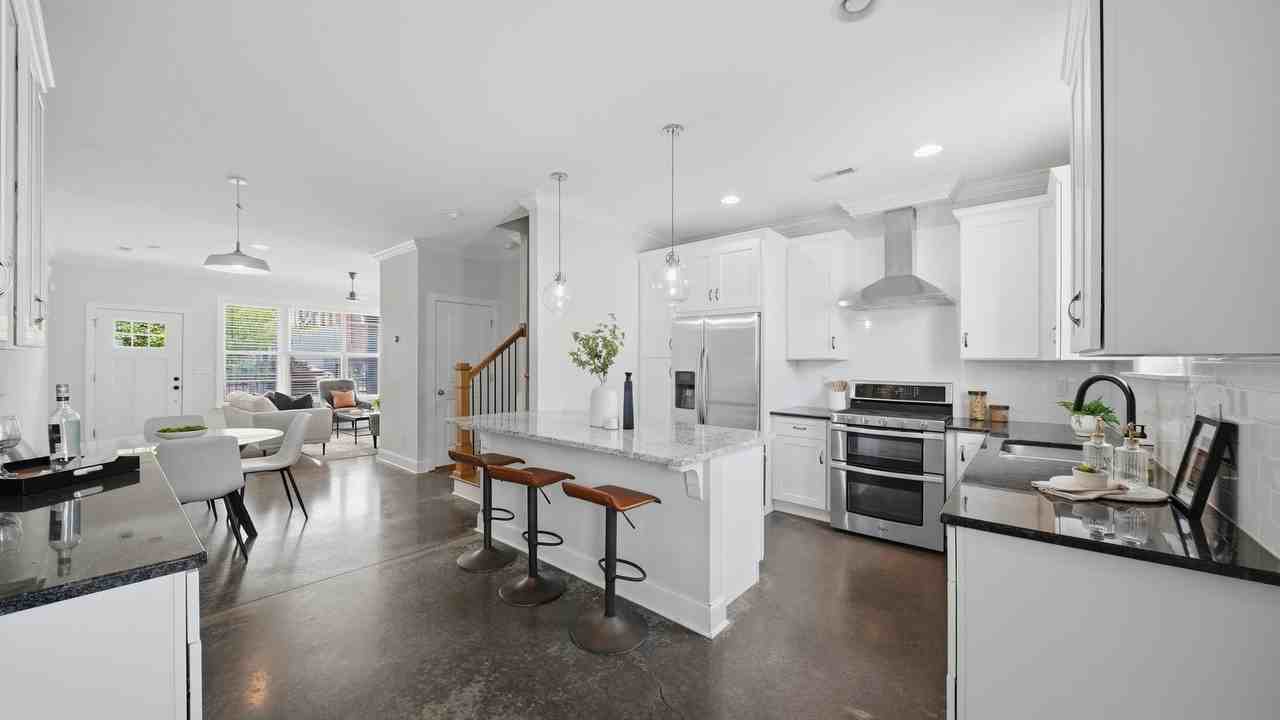 1443 Park Ave - Photo 4 of 46