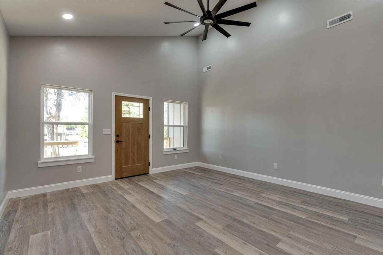 2203 Rawlings St - Photo 5 of 28