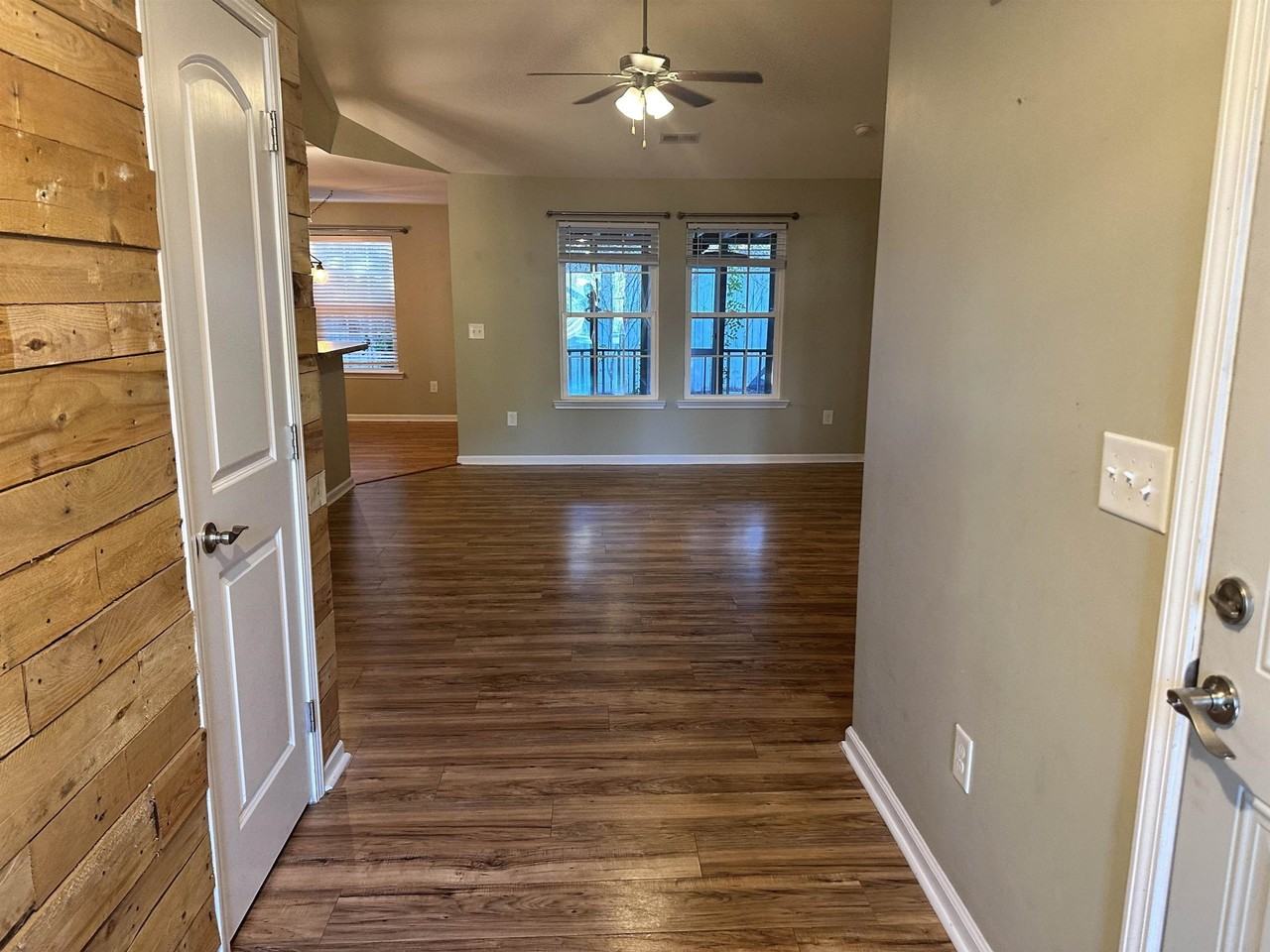2443 Morlynn Dr - Photo 3 of 33