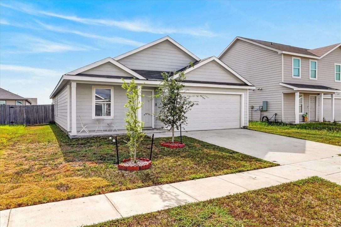 2754 Winterfell St - Photo 2 of 36