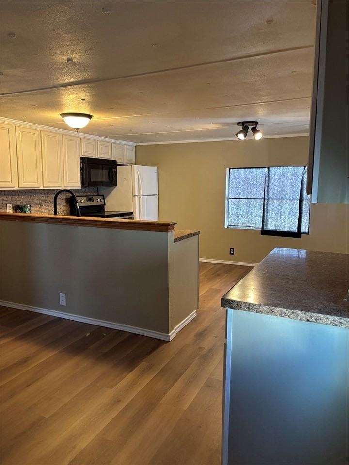 337 S Arch St #16 - Photo 3 of 15