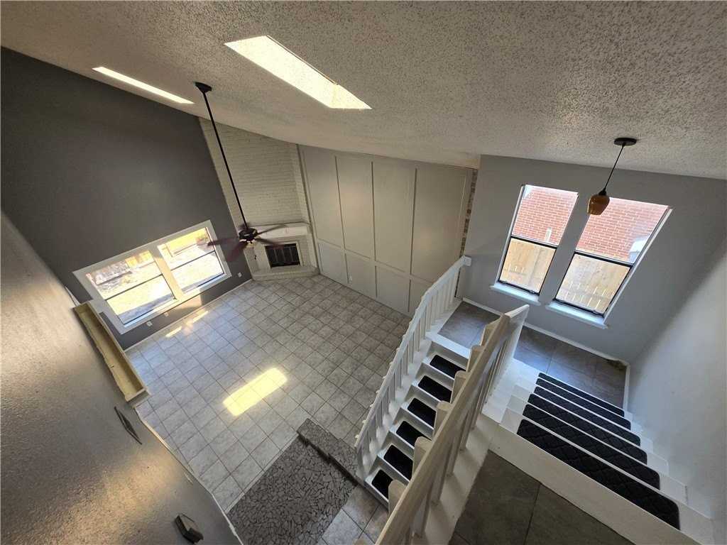 14630 Spaulding Dr - Photo 4 of 23