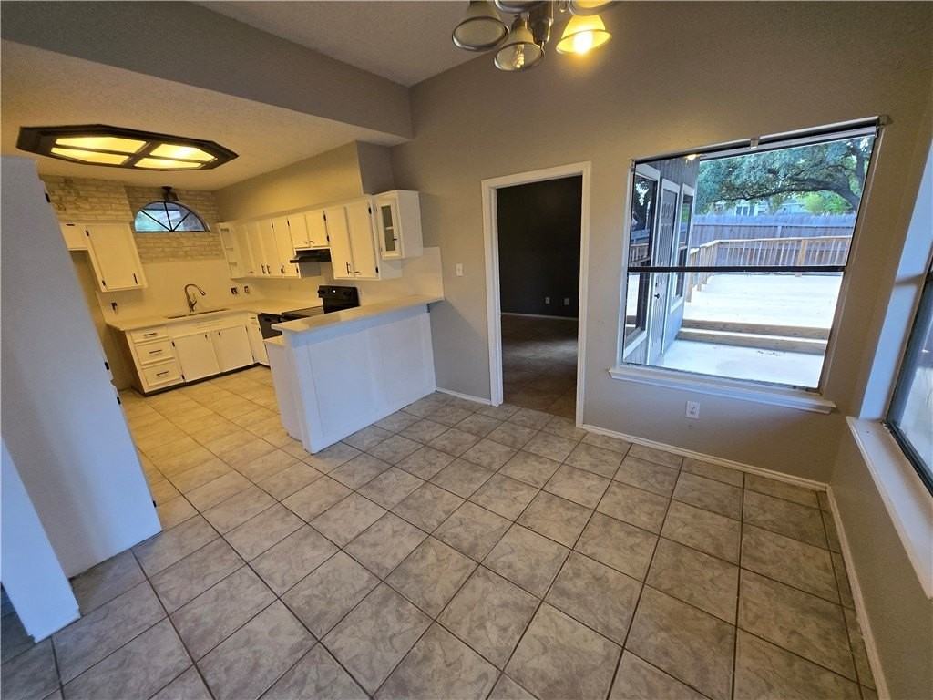 14630 Spaulding Dr - Photo 6 of 23