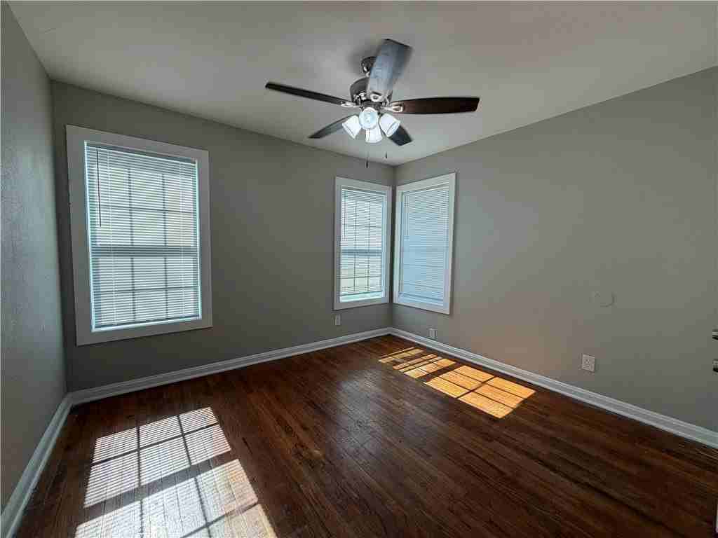 4809 Rogerson Dr - Photo 4 of 7
