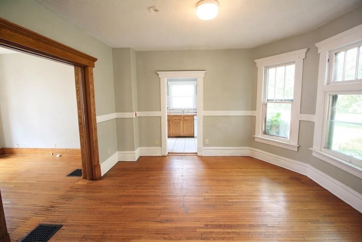 142 E Northwood Ave - Photo 7 of 20