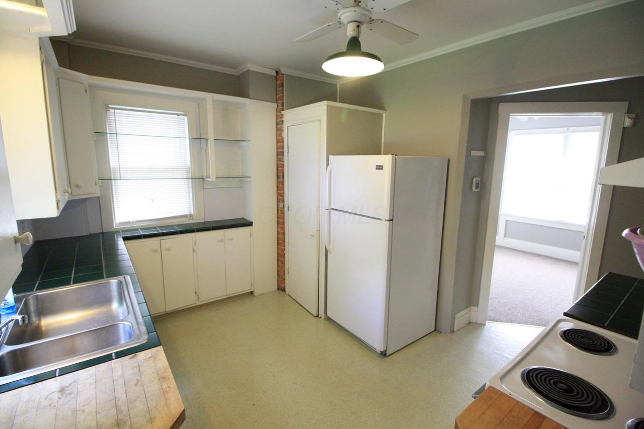 242 E Northwood Ave - Photo 7 of 25