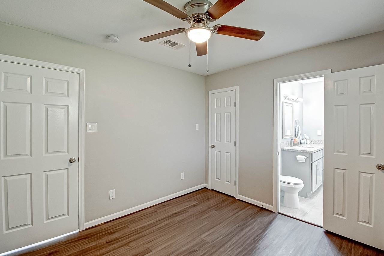 215 Acacia St #1 - Photo 3 of 20