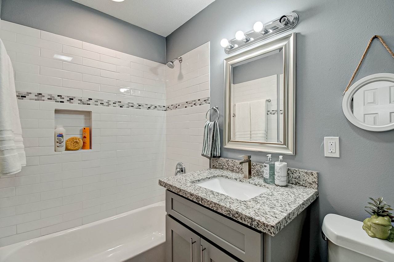 215 Acacia St #1 - Photo 5 of 20