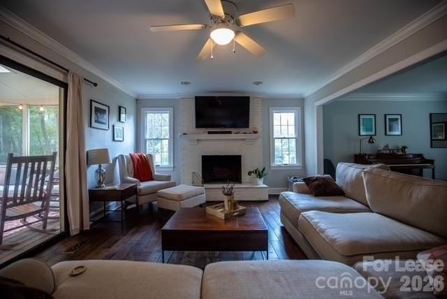 4011 Windwood Cir - Photo 4 of 11