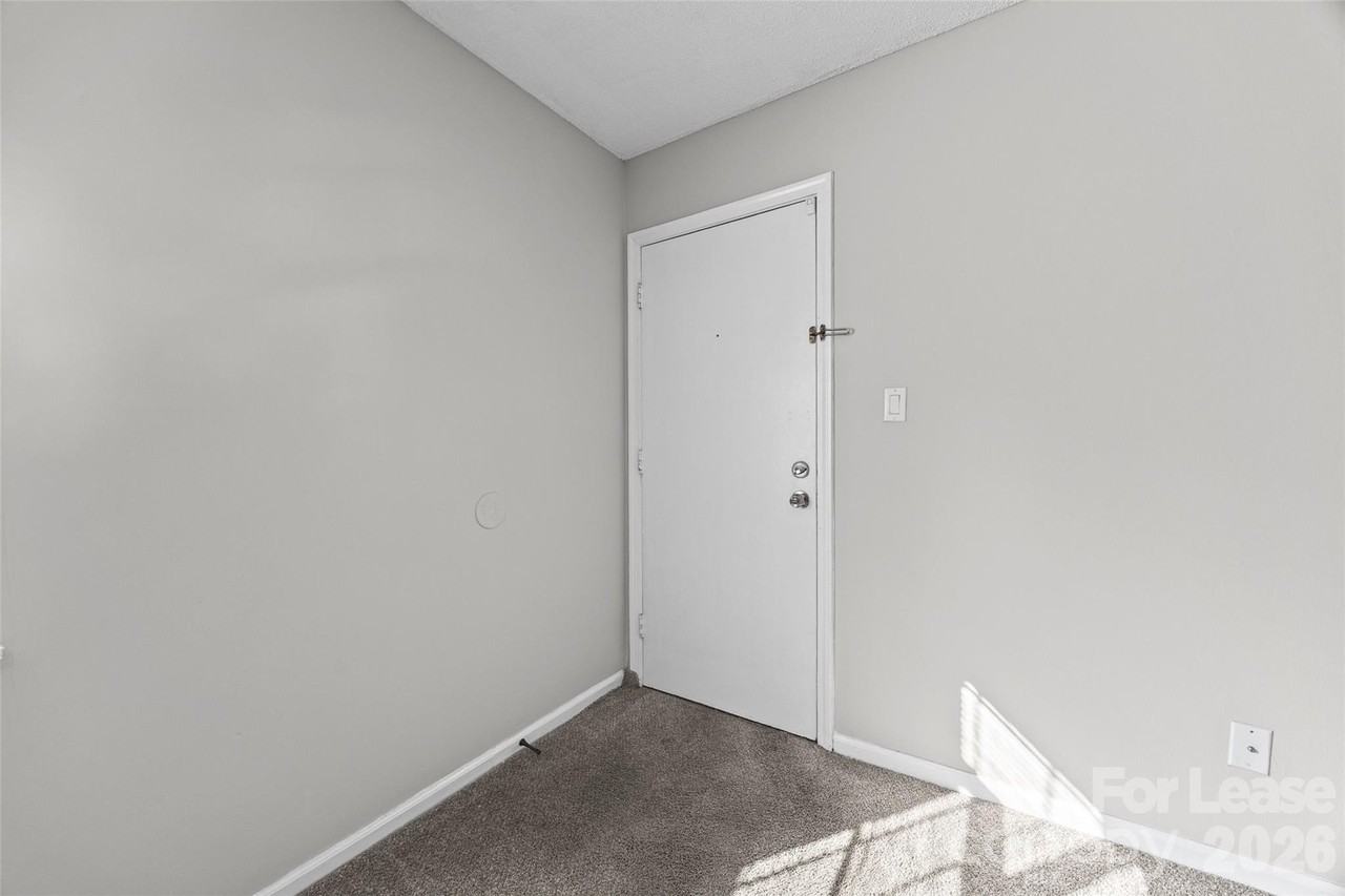 5805 Hunting Ridge Ln #H - Photo 4 of 22