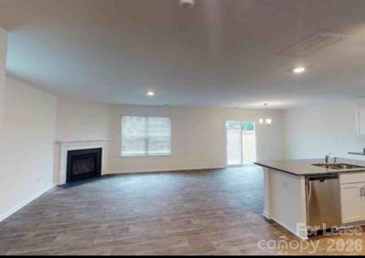 7265 Finnigan Rd - Photo 3 of 6