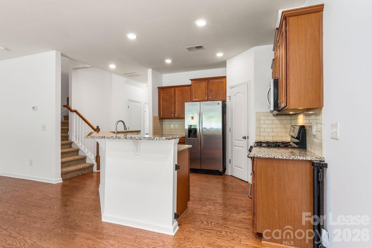 4037 Black Walnut Way - Photo 7 of 32