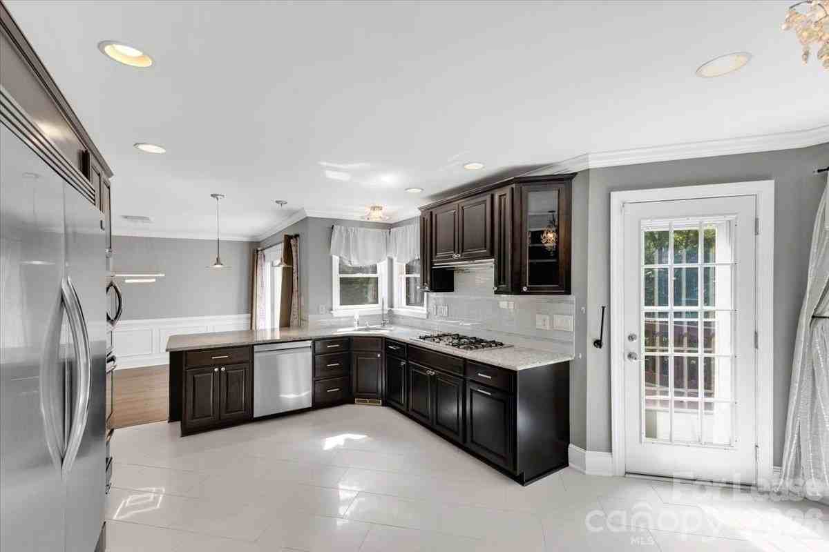 3112 English Sparrow Ln - Photo 2 of 20